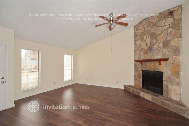 Foto del edificio - 3041 Park Creek Ct