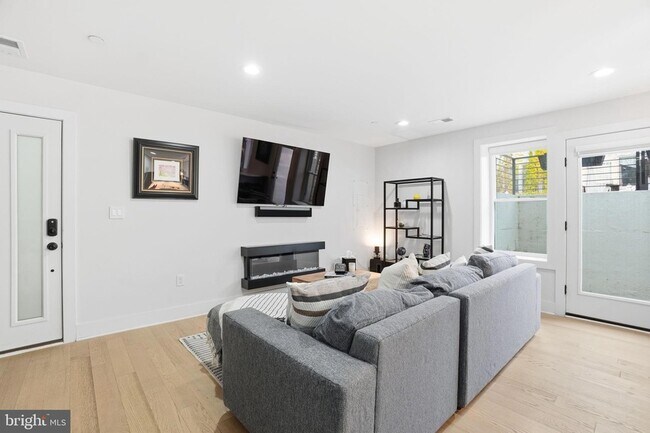 Foto del edificio - 616 Quebec Place NW