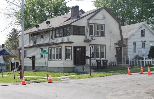 Building Photo - 110 Herbert St