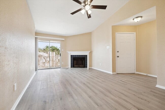 Foto del edificio - 11201 Lynbrook Dr