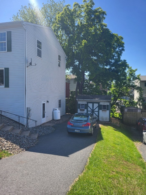 Building Photo - 25 Red Barberry Dr