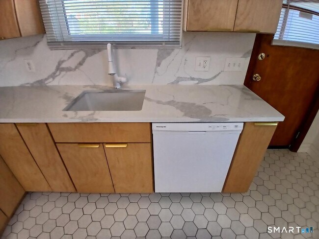 Foto del edificio - 16 Church St