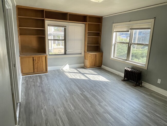 Living Room - 2813 Cottage Grove Ave