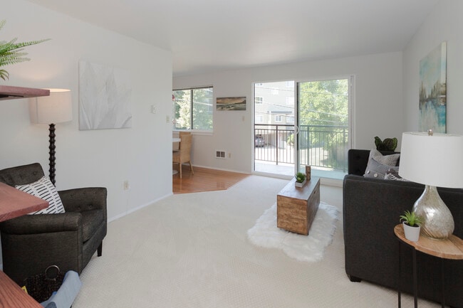 Foto del edificio - 911 N 73rd St