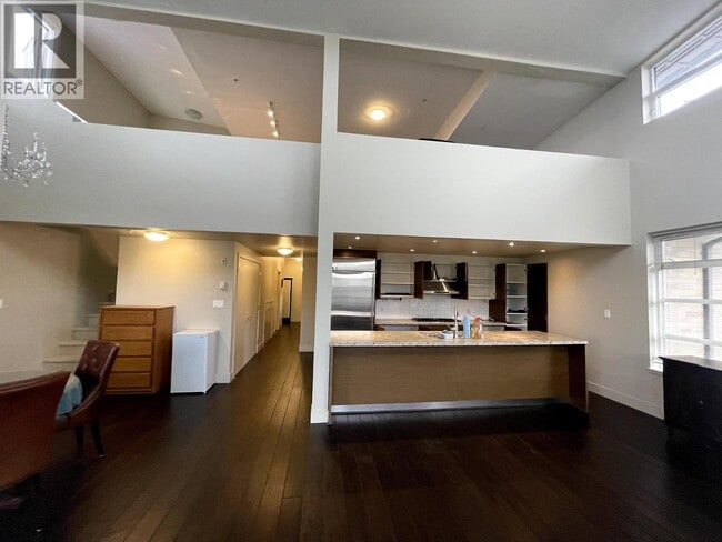 Building Photo - 5955 Iona Dr