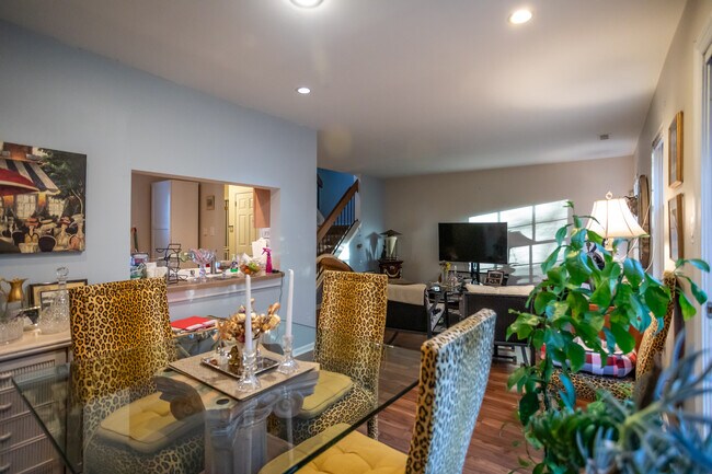 Foto del edificio - 86 Kettlebrook Dr