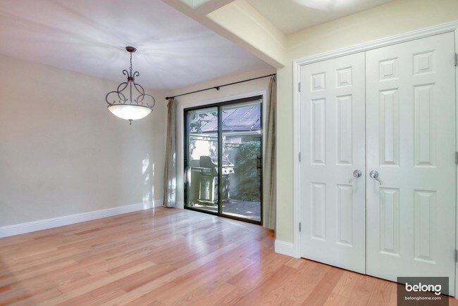 Foto del edificio - 1933 Huxley Ct