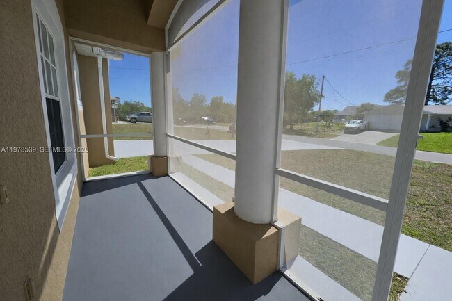 Foto del edificio - 2502 W 10th St