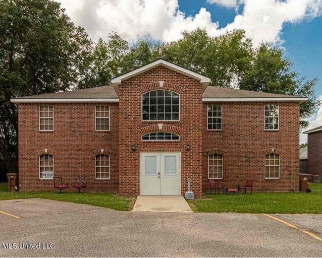 Photo - 18043 Old Hwy 49 (Saucier, MS) Apartment