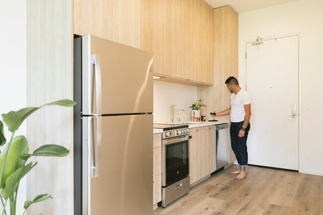 Building Photo - 3732 10th Ave