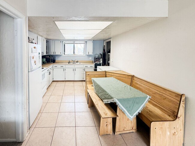 Building Photo - G7UG