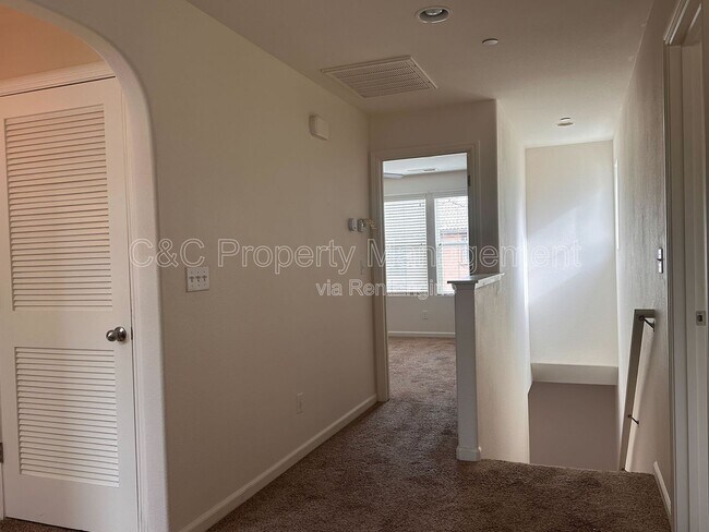 Foto del edificio - 3672 Etchings Way