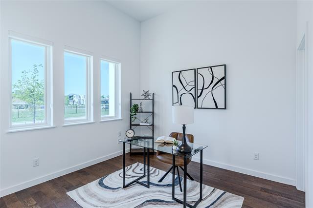 Building Photo - 9742 Sunset Dr