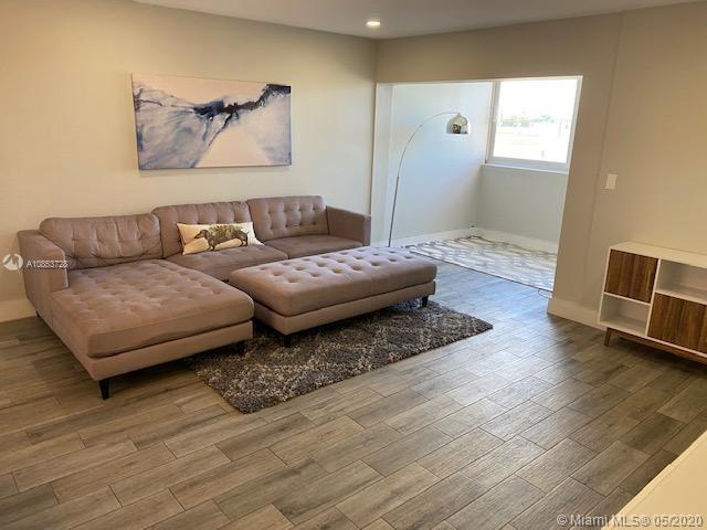 Foto del edificio - 750 NW 43rd Ave