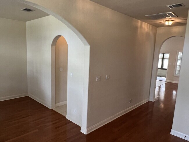 Foto del edificio - Spacious 3 bed, 2 bath in Plum Creek