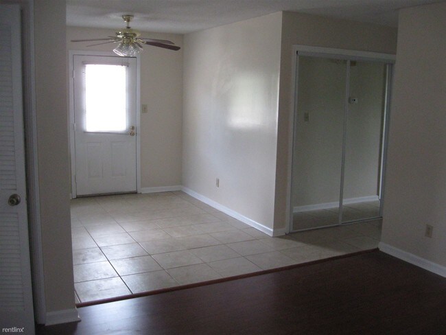 Building Photo - 148 Angela Dr