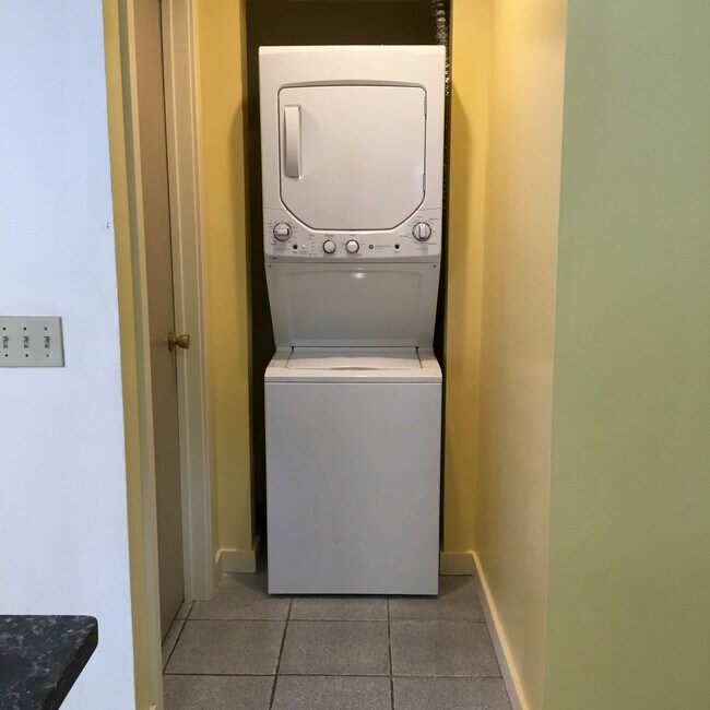 Foto del edificio - 179 Eustis Ave