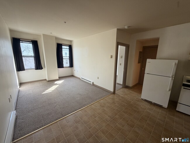 Foto del edificio - 277 N Main St