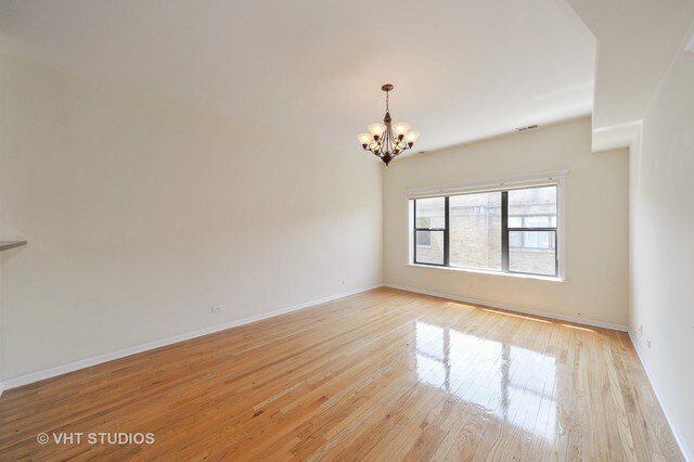 Building Photo - 5934 N Paulina St