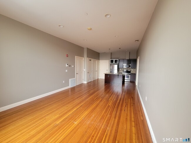 Building Photo - 14 N Main St