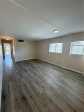 Building Photo - 1340 Lincoln Rd