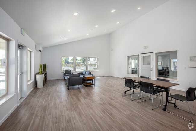 Sala comunitaria - Rancho Colus