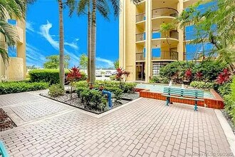 Building Photo - 6475 W Oakland Park Blvd