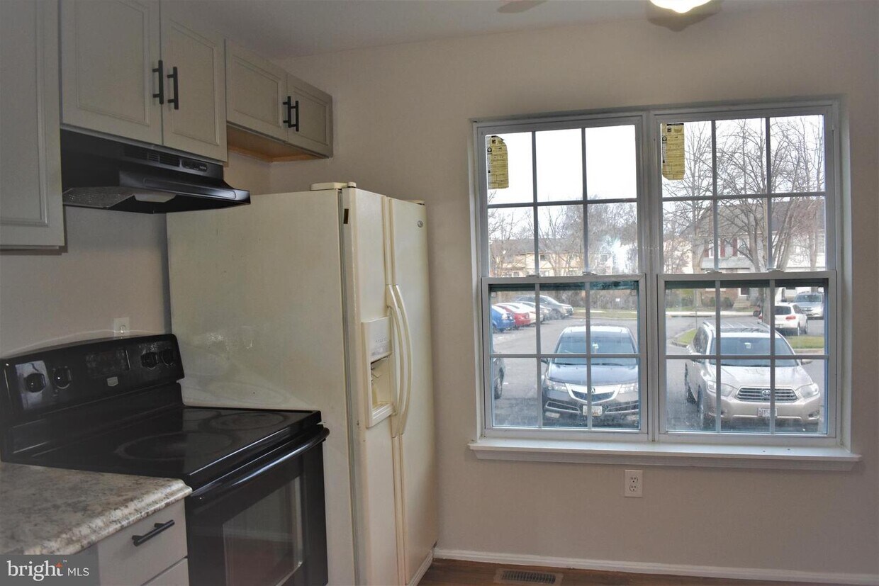 Primary Photo - 847 St Michaels Dr