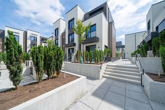 Building Photo - 606 Foster Ave