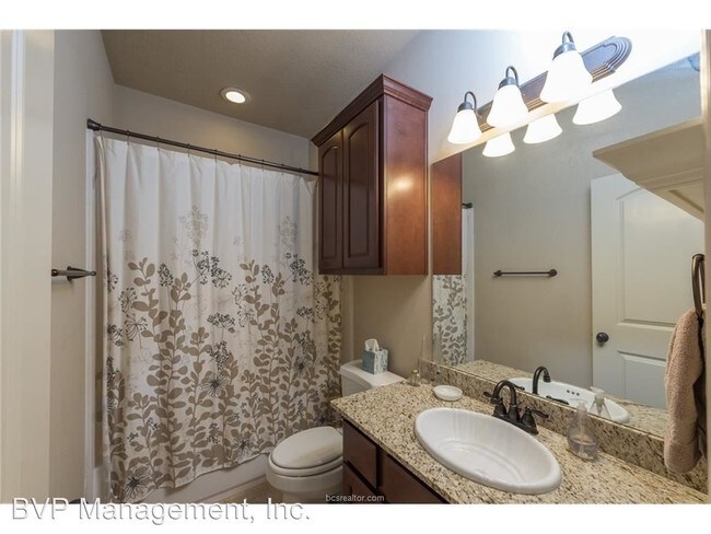 Building Photo - 2 br, 2.5 bath House - 1401 Crescent Ridge
