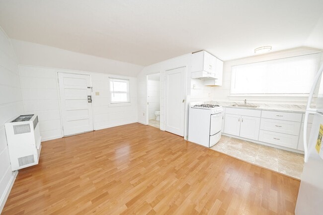 Photo - Royal Annex Apartment
