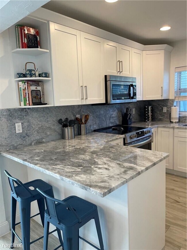 Building Photo - 2 br, 2 bath House - 2112 NE 14th Ct