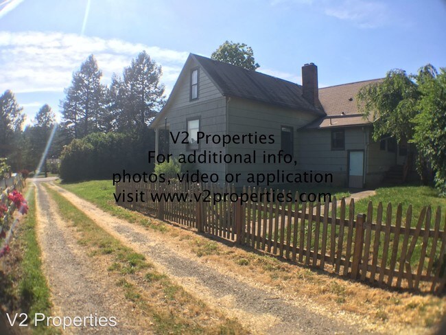 Building Photo - 21351 SE Foster Rd