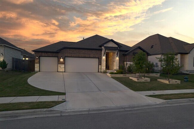 Foto del edificio - 3808 Sandhill Crane Dr