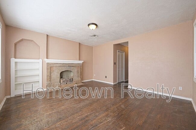 Building Photo - 1605 NW 29th St