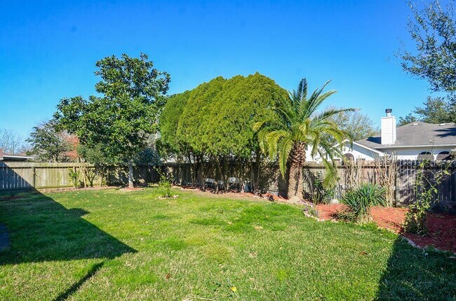 Foto del edificio - 23822 Hopewell Dr