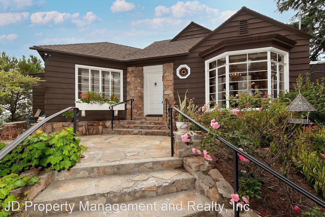 Primary Photo - 3 br, 2 bath House - 9500 Ridgecrest Dr
