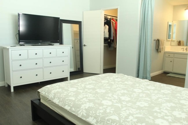 Master Bedroom - Walk in closet - Master Bath - 1845 Corinth Ave