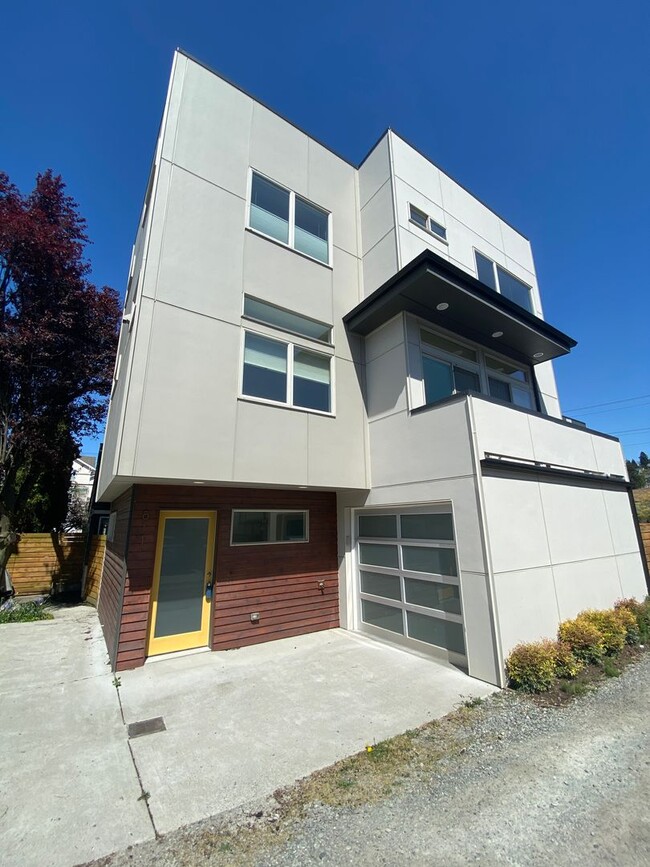 Building Photo - 811 NW 50th St