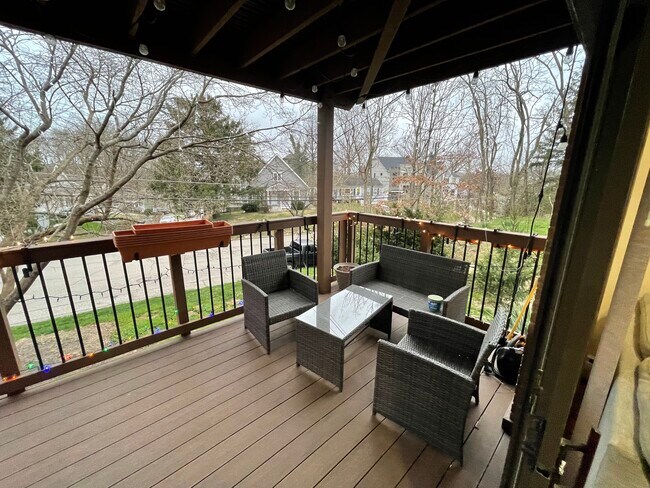 Deck - 3572 Grandin Rd