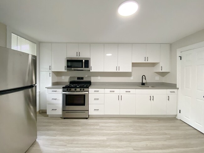 Foto del edificio - 124 Trenton St