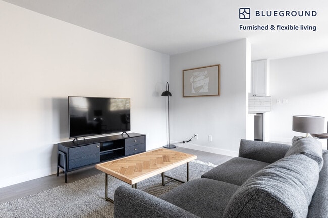 Foto del edificio - 1231 S Bundy Dr