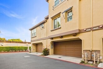 Building Photo - 259 Ficus Terrace