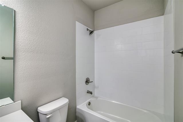 Building Photo - 660 Harvest Moon Dr