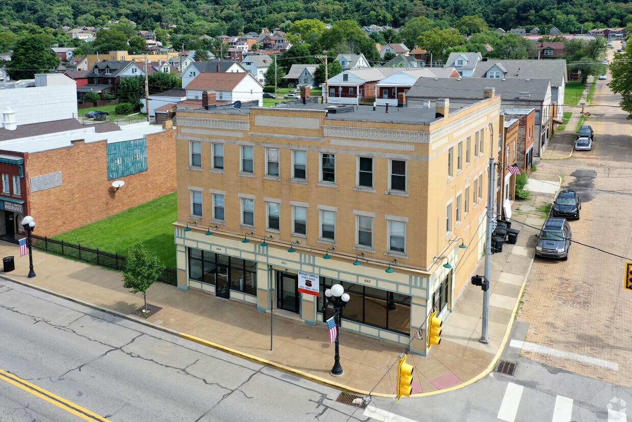 Primary Photo - 649 Midland Ave