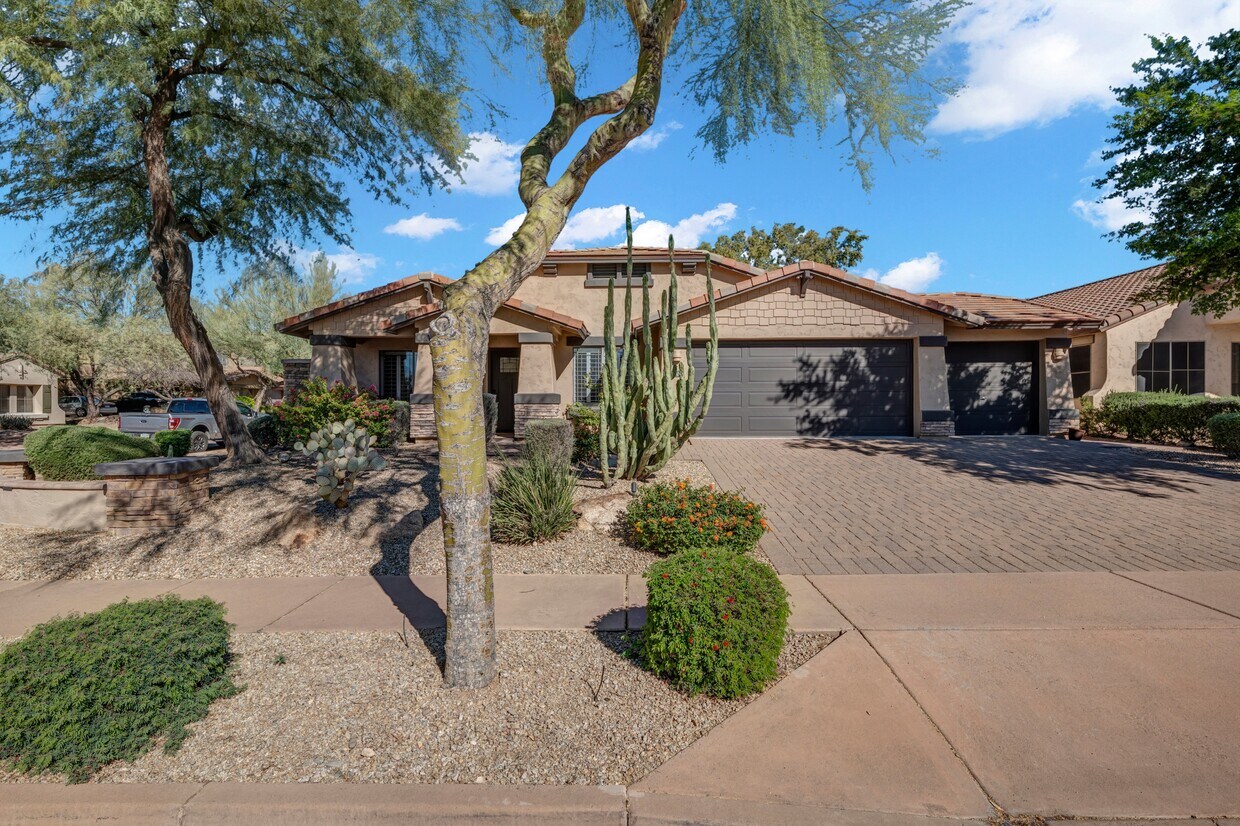 Primary Photo - 3030 W Caravaggio Ln