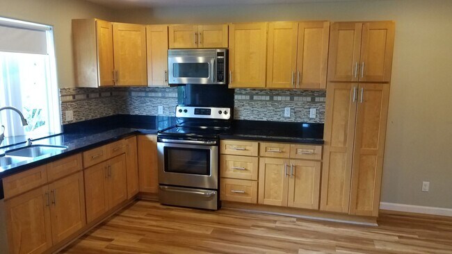 Foto del edificio - Pet Friendly. W&D. Great Location. 2 Parki...