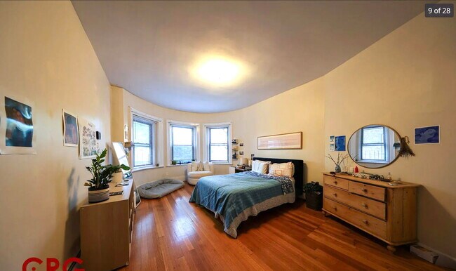 Building Photo - 1728 Beacon St