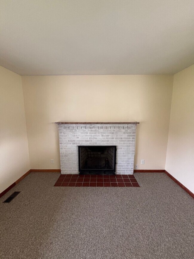 Foto del edificio - 6617 Brackett Rd