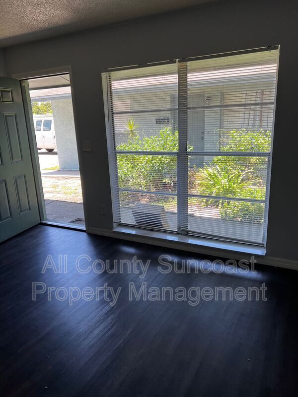 Foto del edificio - 6277-A 72nd Ave N